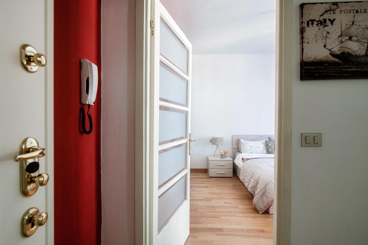 Anna'S Home Super Cozy Flat, With A/C, High Speed Wifi, Near The Lake And Public Transport Como Kültér fotó